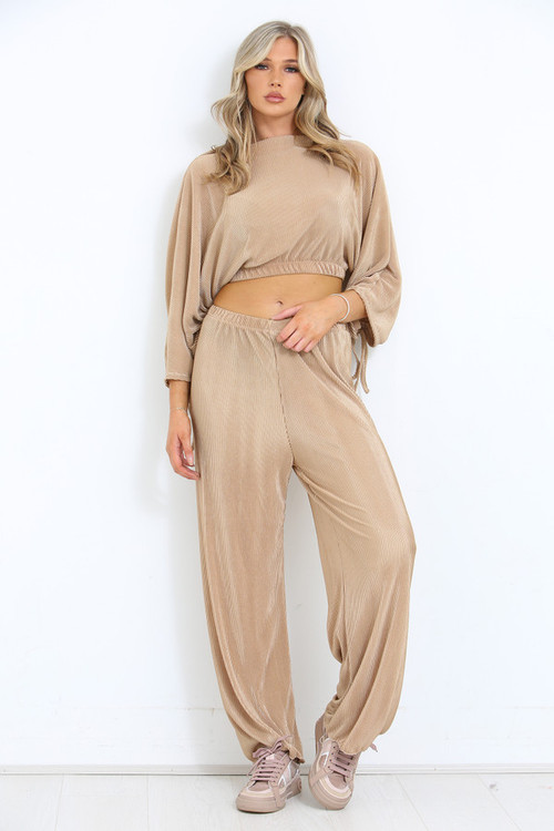 Why Athleisure is Taking Over Your Closet