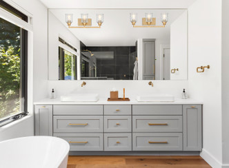 Hampton Three Light Bath Bar (8-1972-3-322)