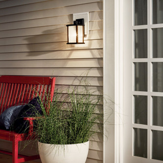 Marimount One Light Outdoor Wall Mount (59016BK)