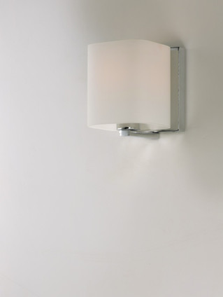 Wrap One Light Bath Vanity (11251SWPC)