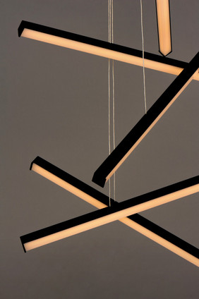 Hover LED Pendant (E21378-BK)