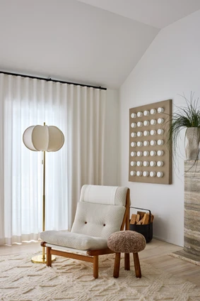 Alexandra One Light Floor Lamp (HL1147401-AGB)