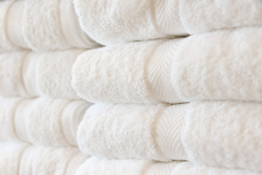 How to Choose Towels for Your Vacation Rentals: A Buying Guide for Professional Property Managers