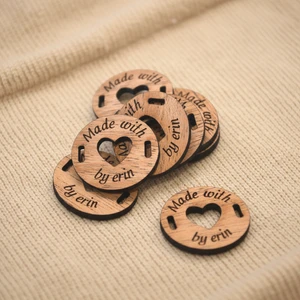 Set of 25 wooden tags 0.9x1 inches with heart cut out