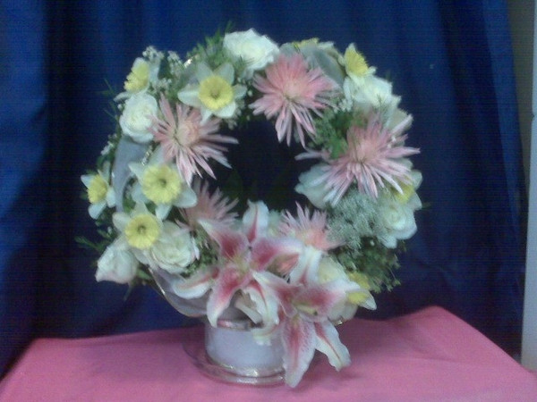 Wreath in basket design