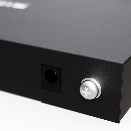 Nexxt Professional 9 port PoE + Gigabit desktop switch, 60W Max, 10/100/1000Mbps