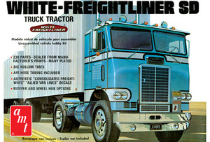 AMT 1004 White Freightliner Single Drive Tractor 1/25 AMT 1004 White Freightliner Single Drive Tractor 1/25