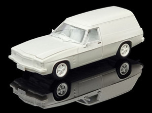 DDA 507K Plastic Kit 1975 HJ Holden Sandman Panelvan - Sealed Body Opening Bonnet w/Engine 1/24