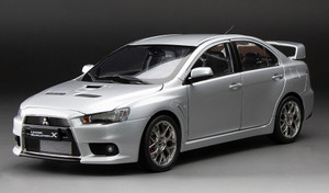 Sun Star 5821 MitsubishiLancer Evolution X (LHD) - Cool Silver Metallic 1/18