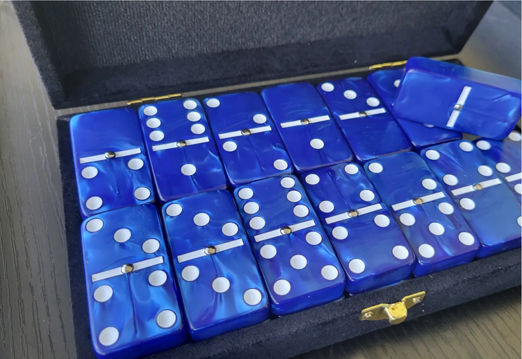 Marion & Co. Double Six Blue Marbleized Dominoes  with Spinners in Black Velvet Case