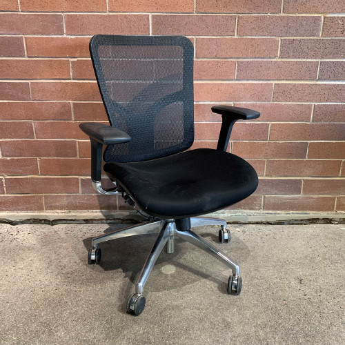 Pre-Owned @The Office Executive Mesh Back Chair