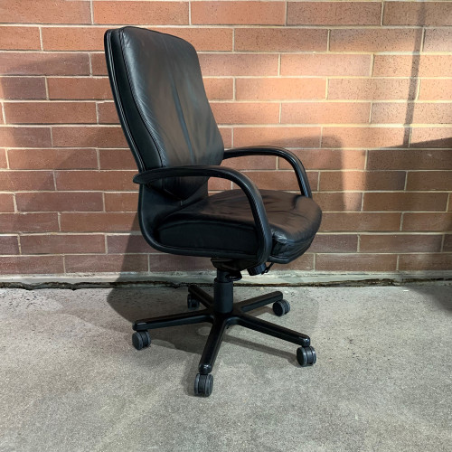 Pre-Owned Geiger Conference Black Leather Executive Chair