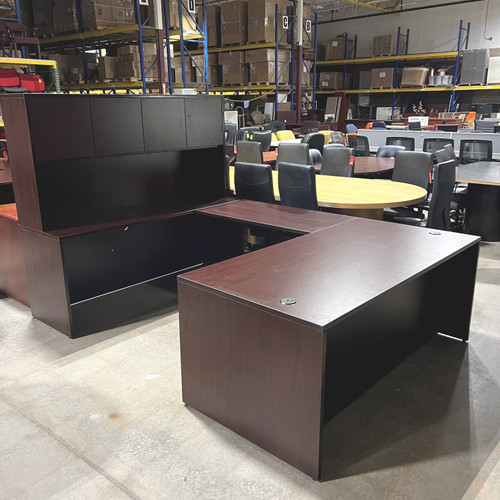 Pre-Owned Offices To Go Mahogany Laminate U-Shape with Hutch, Left Handed