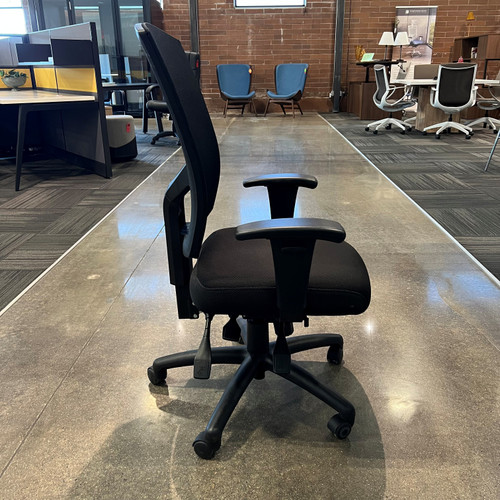 Pre-Owned Offices To Go Mesh Executive Chair