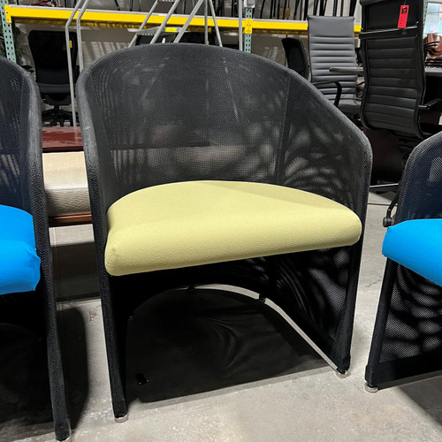 Pre-Owned Artopex Club Chair