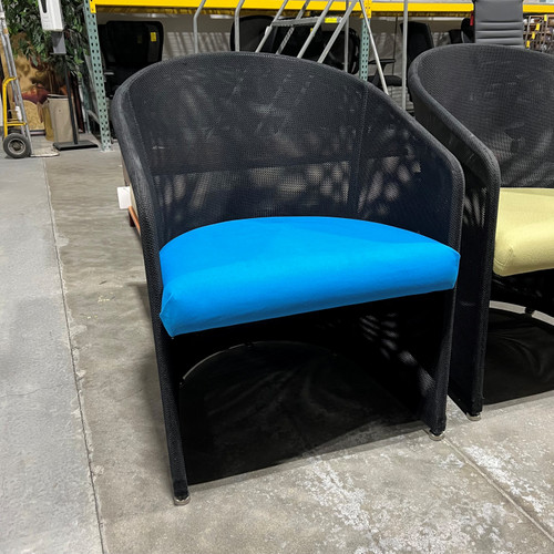 Pre-Owned Artopex Club Chair