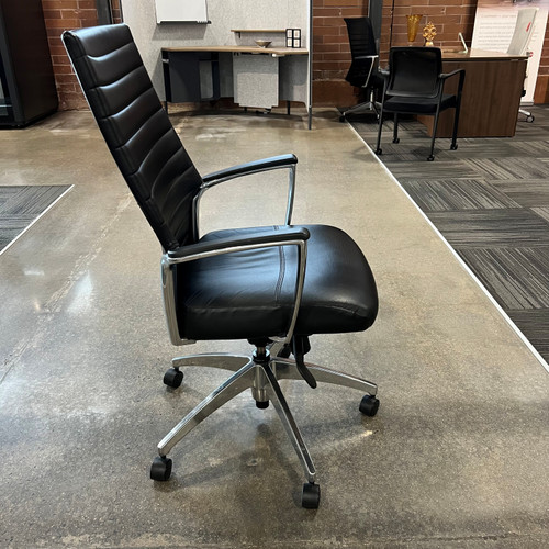 Pre-Owned Global Accord Executive Chair