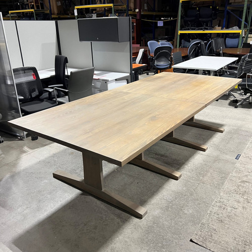 Pre-Owned Ash Solid Wood Vermont Farm Table