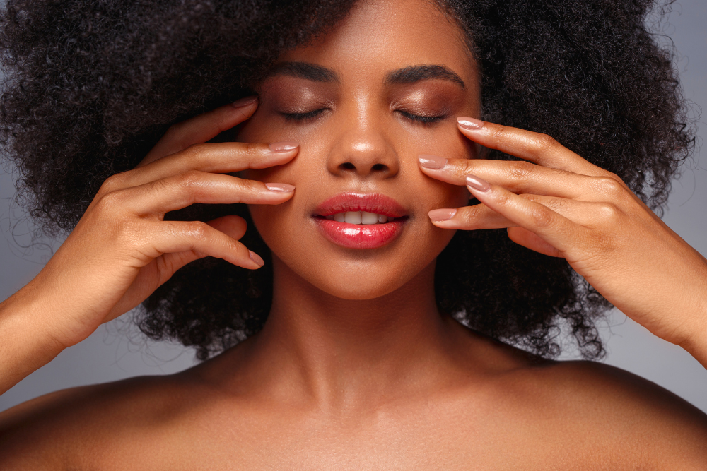 How Your Menstrual Cycle Affects Your Skin in the Summer