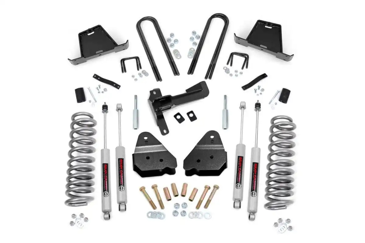 Rough Country 4.5 Inch Lift Kit for 2005 to 2007 Ford Super Duty 4WD - Main View