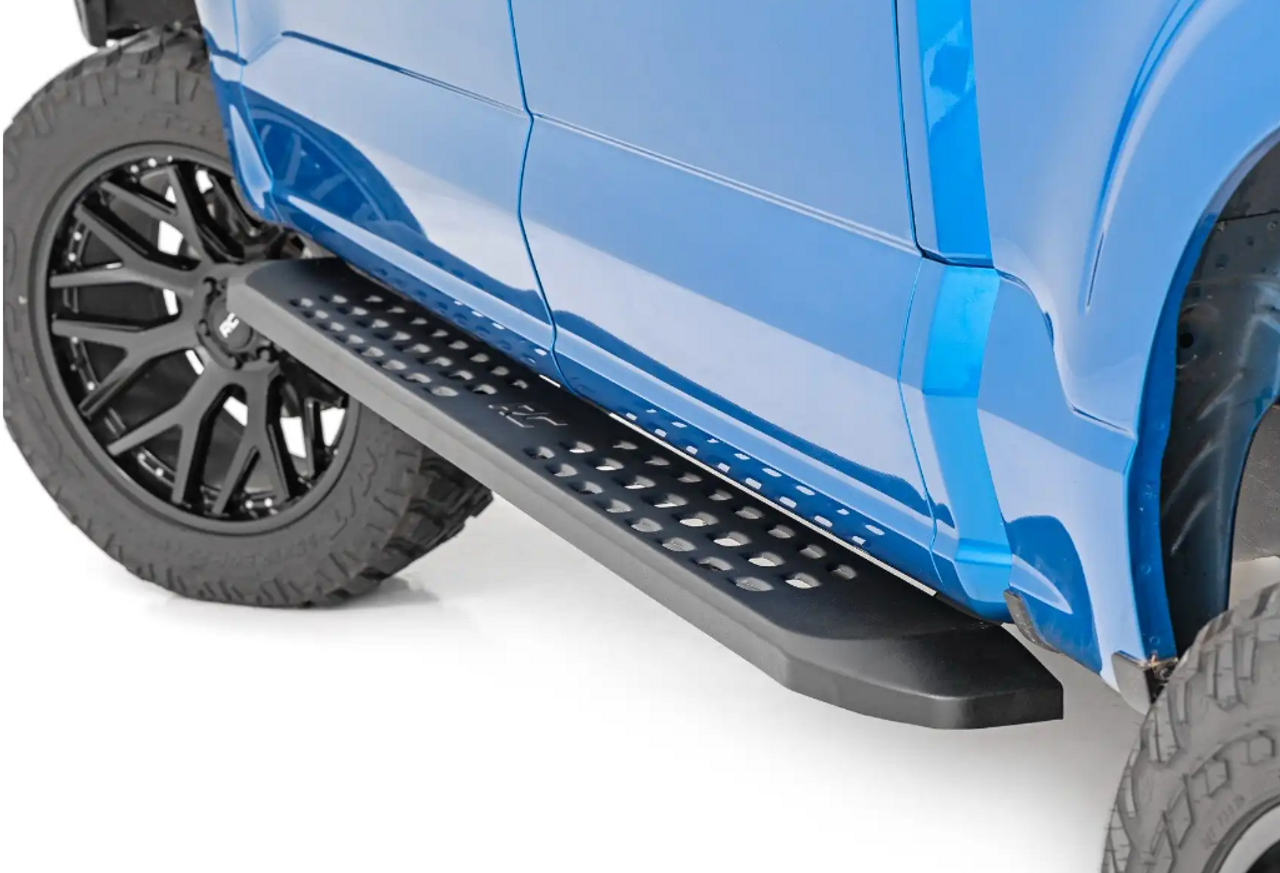 Rough Country RPT2 Running Boards (Crew Cab| Black) 2015 to 2024 Ford F150 (44005)- In Use View