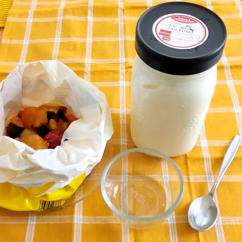 Make fruit-flavored yogurt in 1 minute!