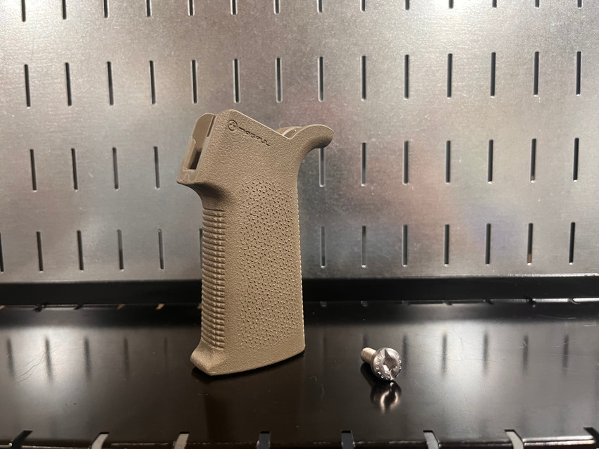 Magpul MOE SL Grip Polymer For AR-15/M4 (FDE)