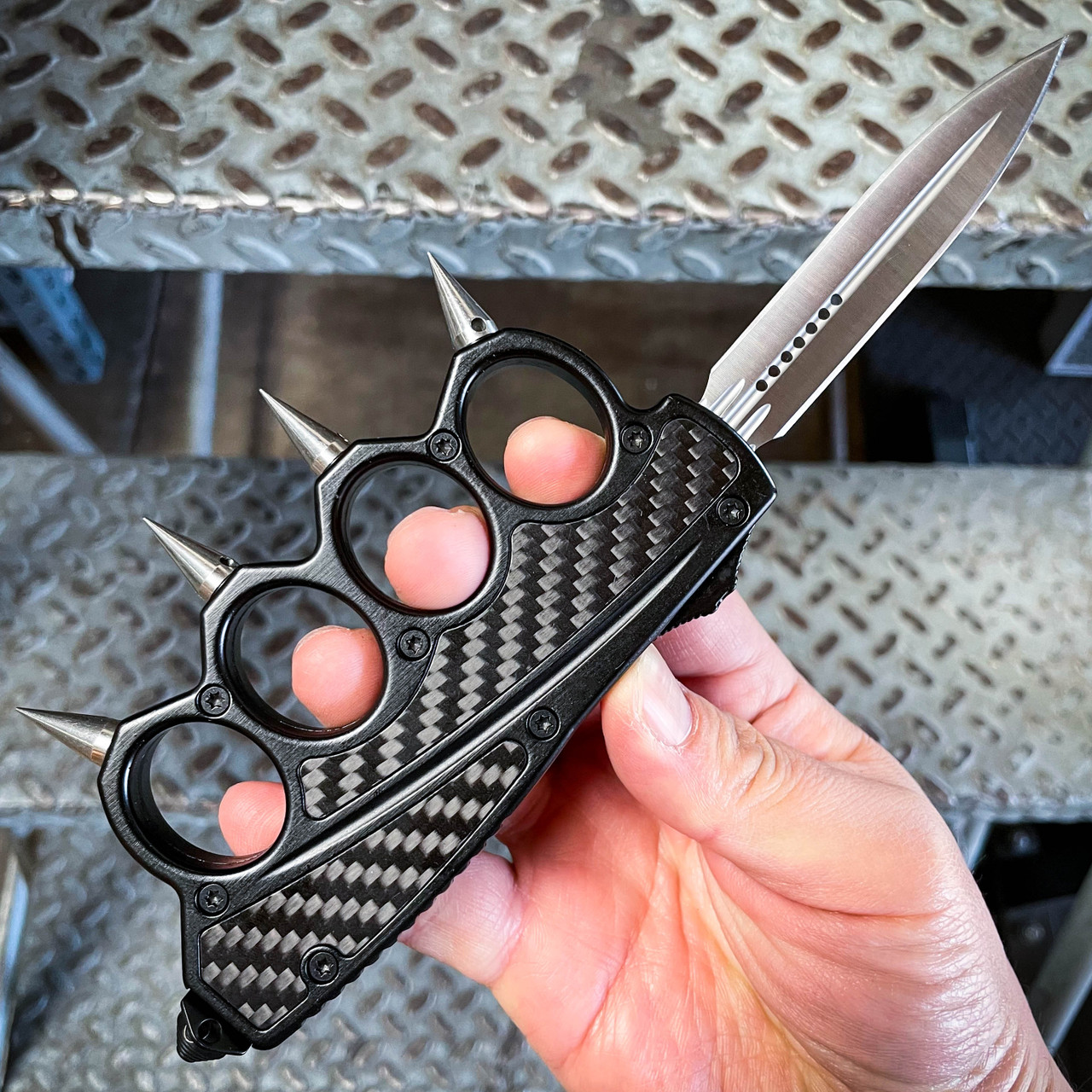 Spiked Chaos Knuckle OTF Knife - MEGAKNIFE