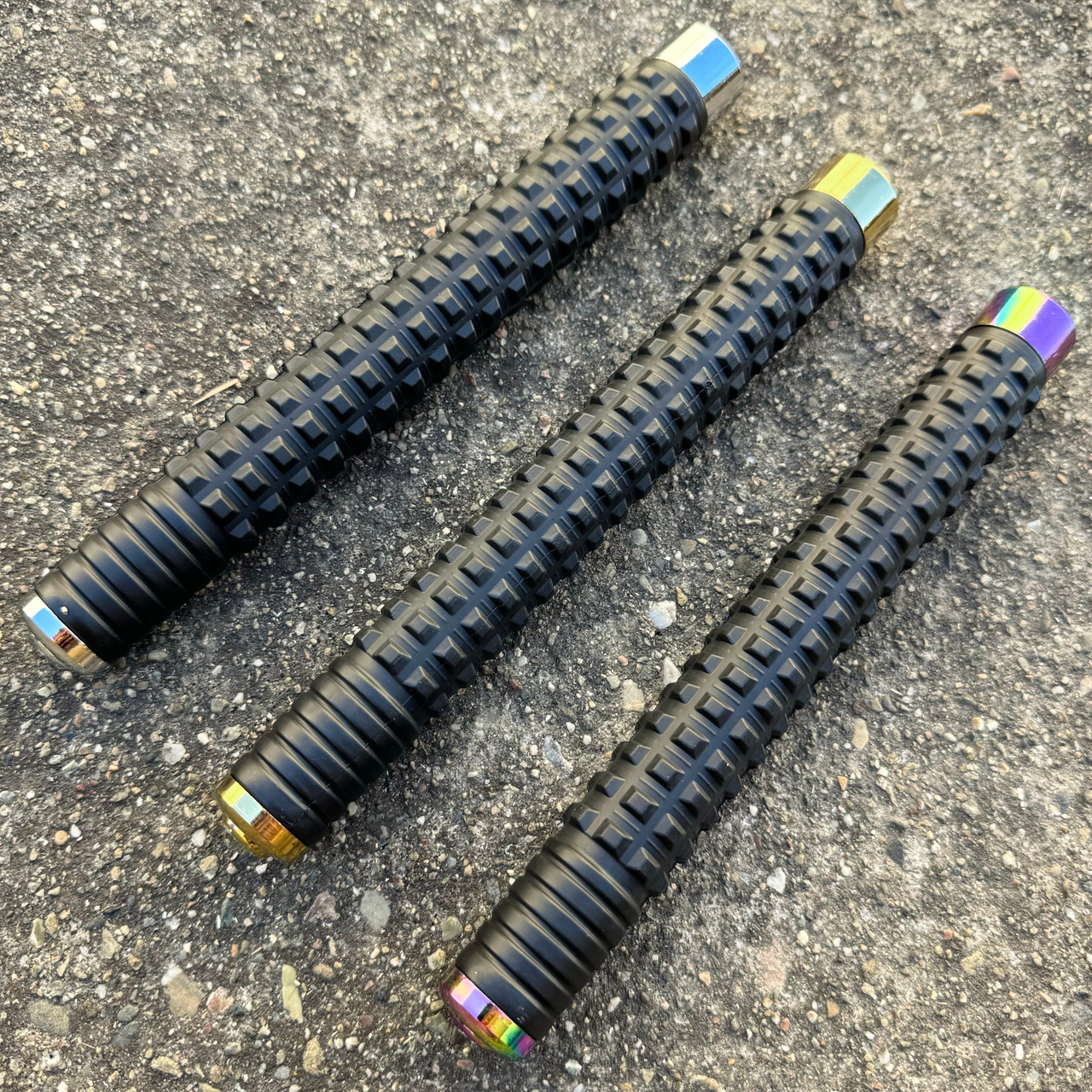 Cyclone Self Defense Expandable Baton w/ Rubber Handle - MEGAKNIFE
