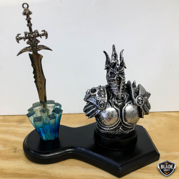 World Of Warcraft Desk Toy Mini Figure w/ Sword Orc Lich King Demon Lion NEW