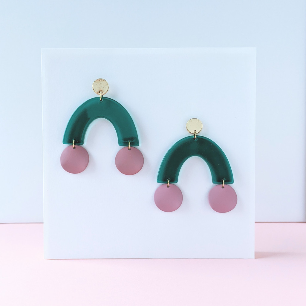 Take the Leap Arch Earrings / Green