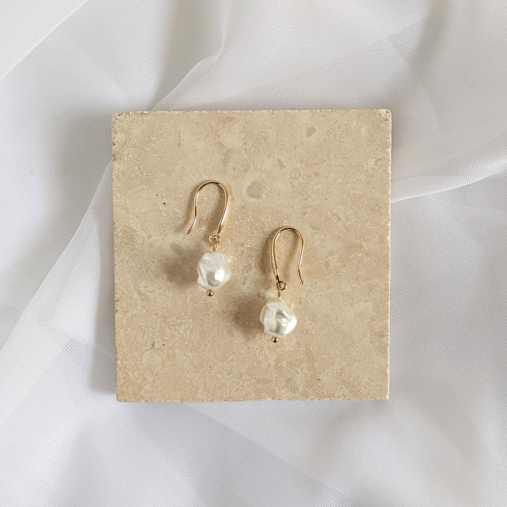 Power Puff Pearl earrings 