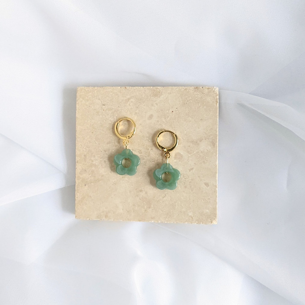 Dainty Flower huggie earrings / Green