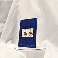 Venus gold shell earrings