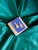 Flow wavy drop earrings/ White + Gold