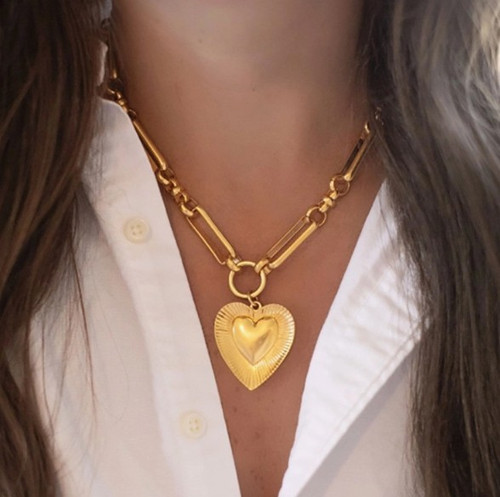 Etched Heart Chunky Chain Necklace