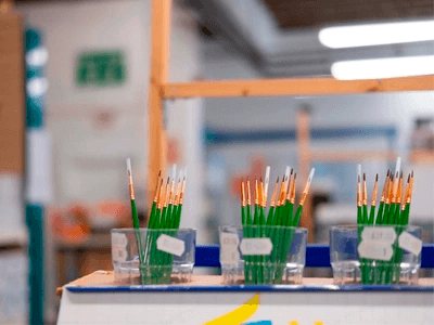 acrylic box ideal to display office supplies and accessories in retail stores
