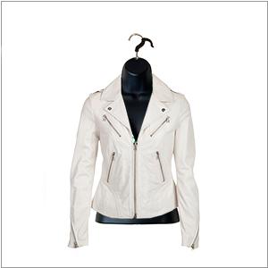 heavy-jacket-display-black-mannequin-female-hanging3.jpg