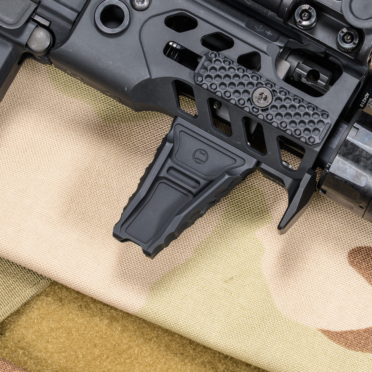 Anchor® AR-15 Foregrip - For MLOK and KeyMod Rails | RailScales