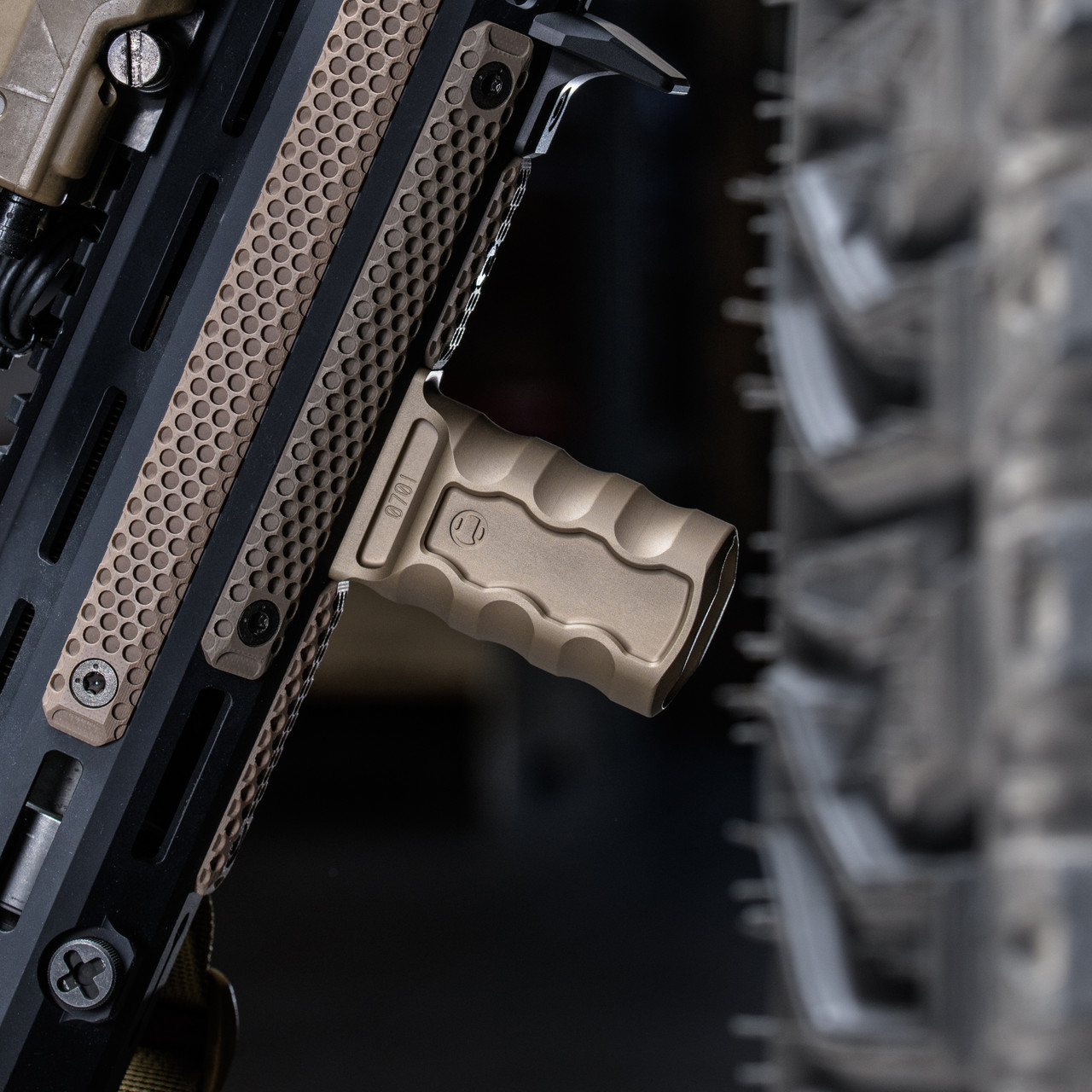RSB™ Vertical Foregrip - Shop Lightweight AR Grips | RailScales