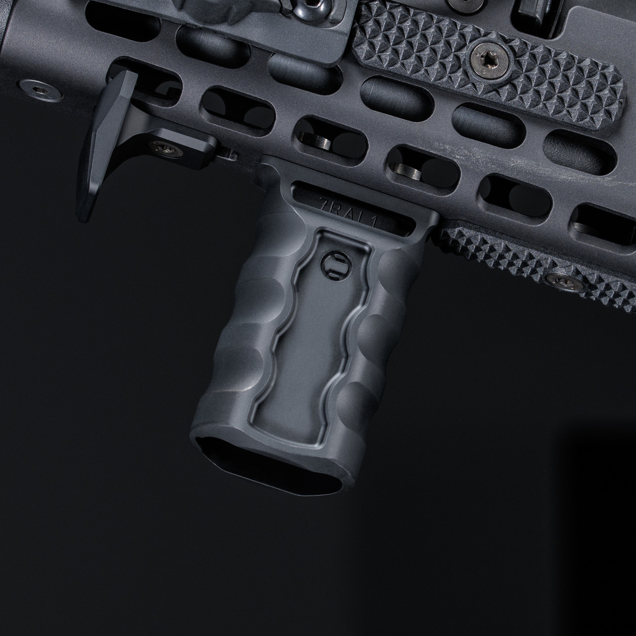 RSB™ Vertical Foregrip - Shop Lightweight AR Grips | RailScales