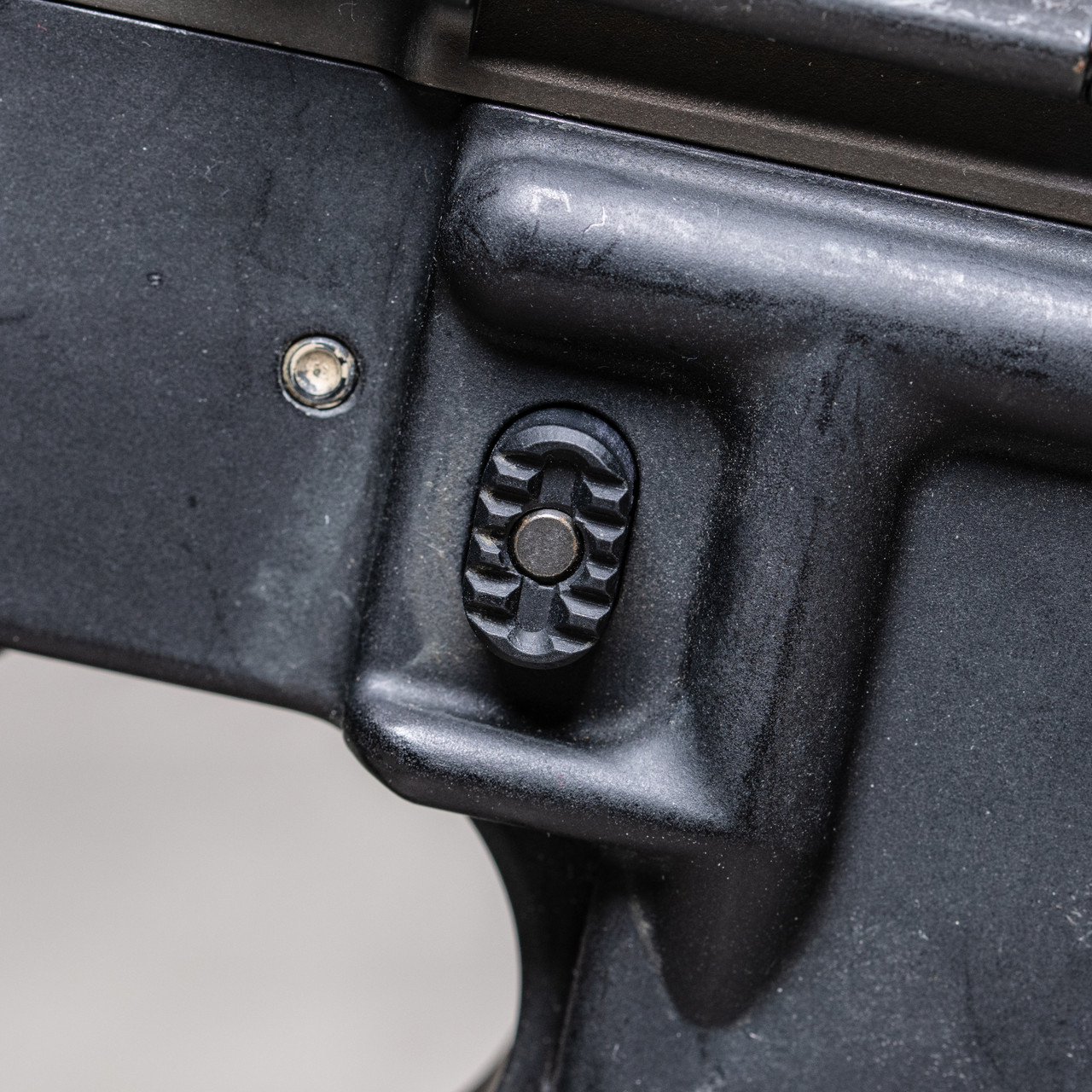 How Does a Magazine Release Button Work on an AR-15? - RailScales LLC
