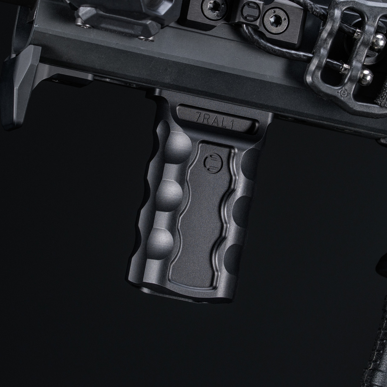 RSB™ Vertical Foregrip - Shop Lightweight AR Grips | RailScales