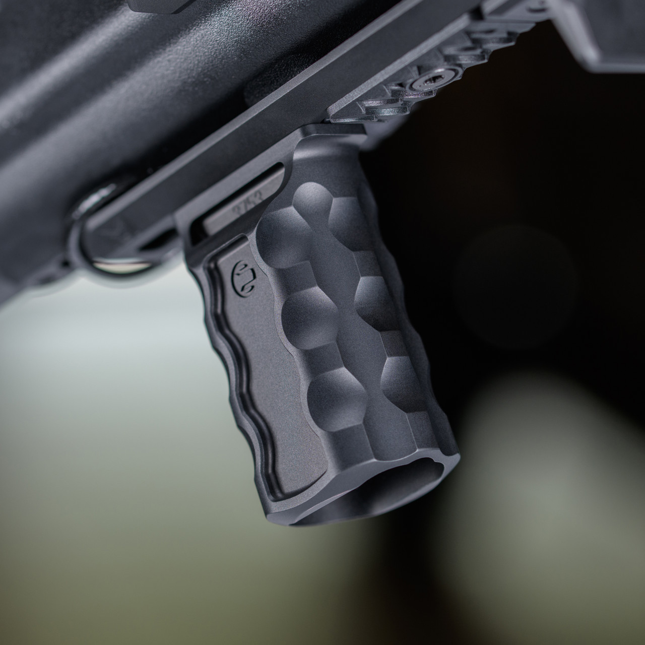 RAILSCALES RSB/M BK レプリカ RSB™ Vertical Foregrip - Shop Lightweight AR Grips | RailScales
