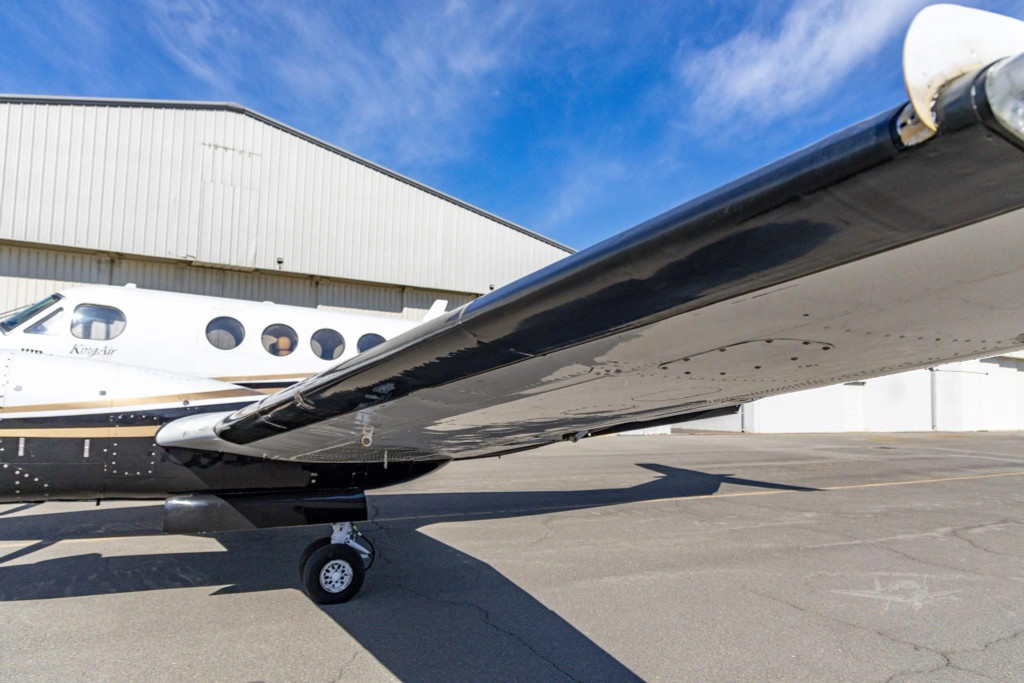King Air 300 | FA-120