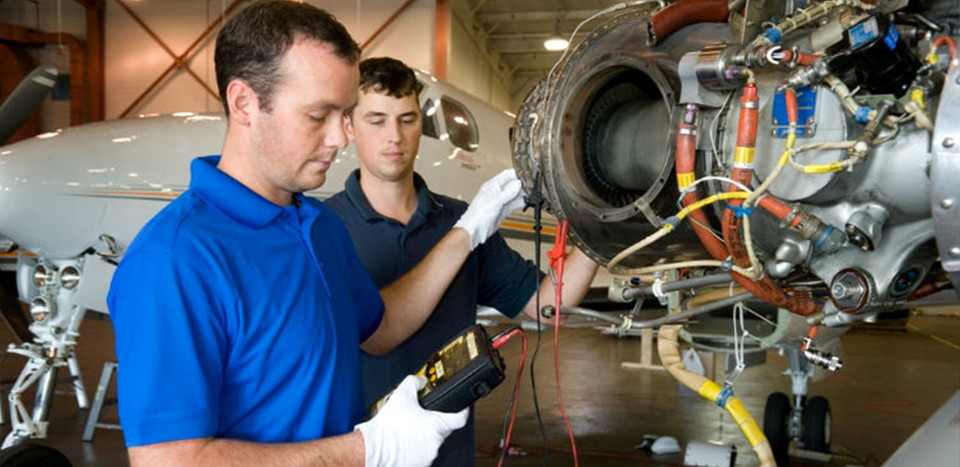 Vector Aerospace signs Exclusive Long-Term Turboprop Engine Services ...