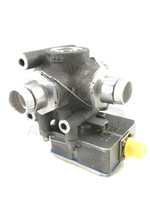 AV24D1130, VALVE