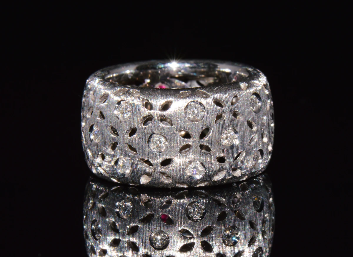Authentic Roberto Coin Granada Natural 0.32Ct Diamond 18K White Gold Wide Band Ring