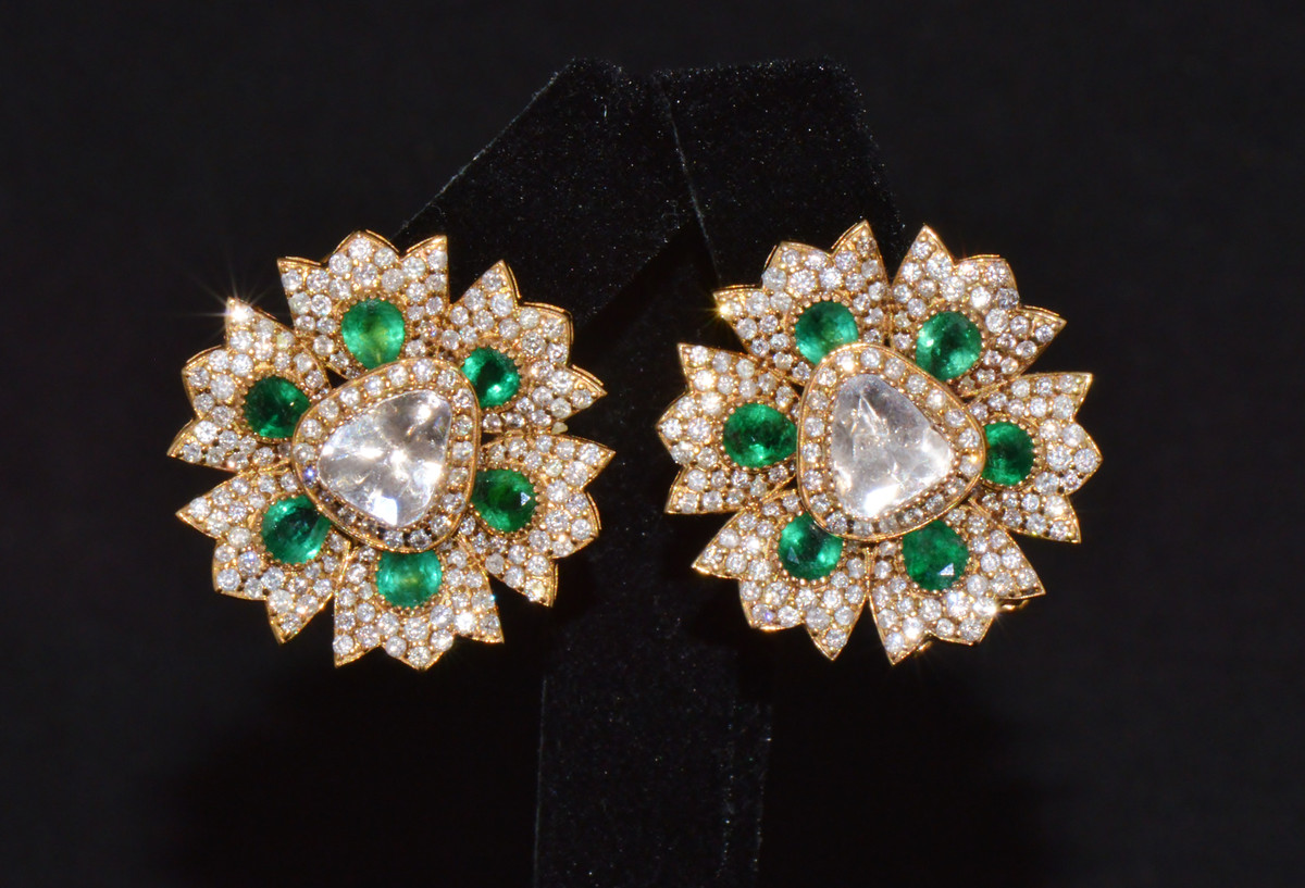 Estate Natural 6.40CTS Diamond & Emerald Solid 18K Gold Floral Earrings