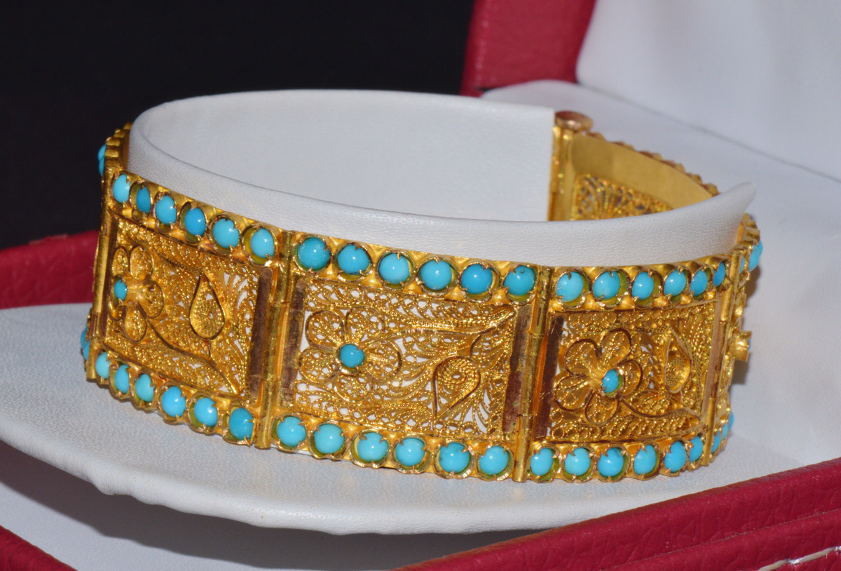 Estate Persian Filigree Cannetille Solid 18K Gold Natural Turquoise Bangle Bracelet